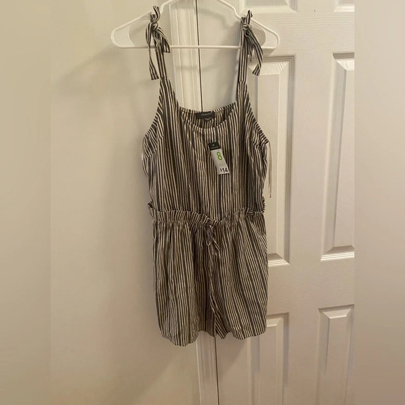 Blue and white striped romper - Picture 2 of 9